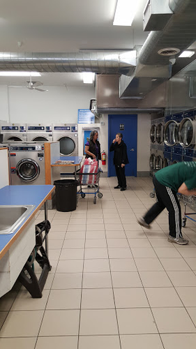 21 Plaza Laundromat